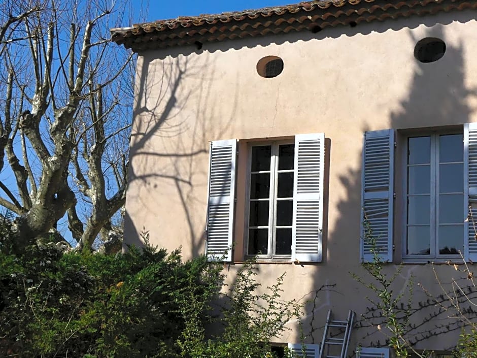 Le charme d'une vieille bastide provençale