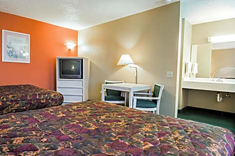 Queen Room with Two Queen Beds - Non-Smoking