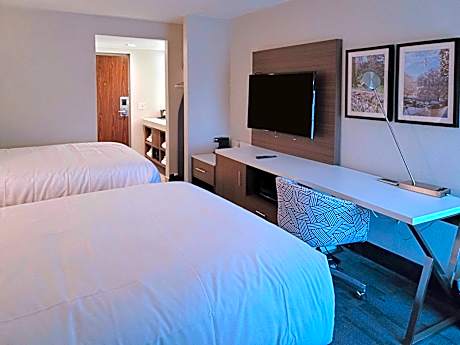 Standard Queen Room with Two Queen Beds - Non-Smoking