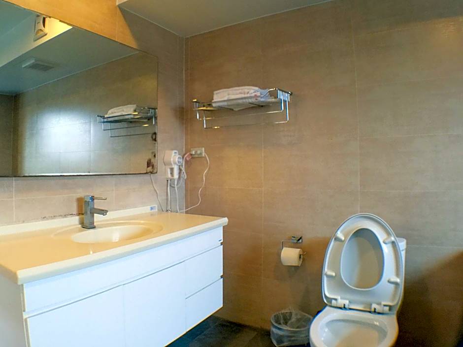 Champagne Hotel