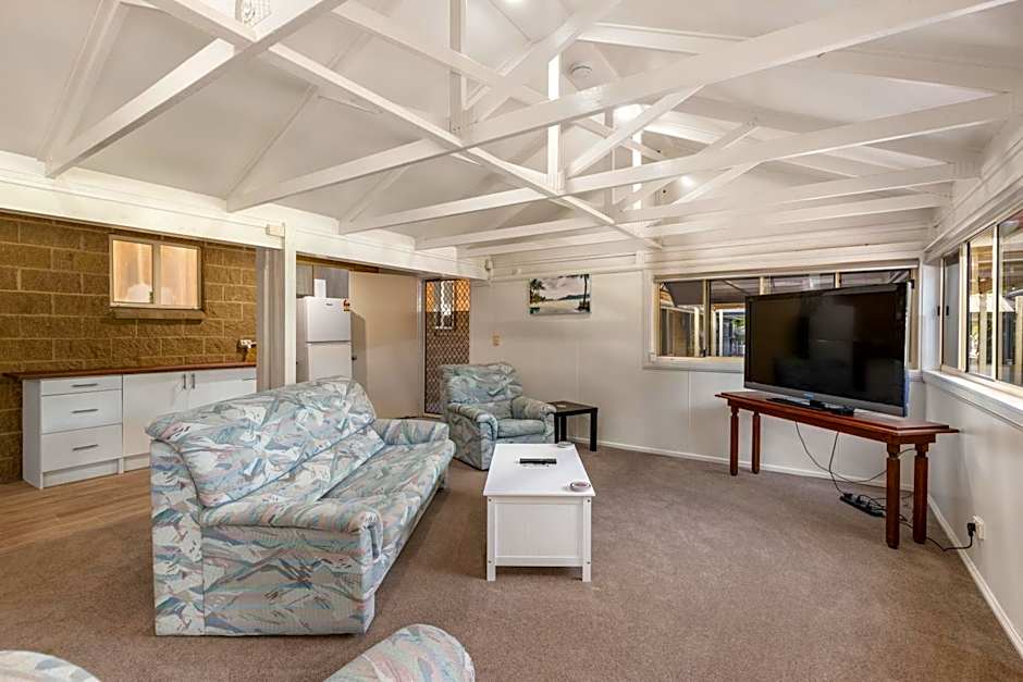 Bon Villas B&B Bonville - Adults Only, Pet Friendly Accommodation