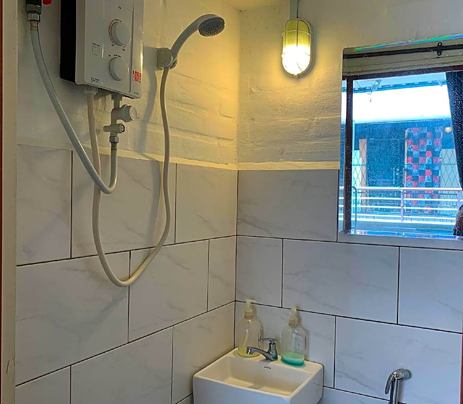 AE Semporna Guesthouse