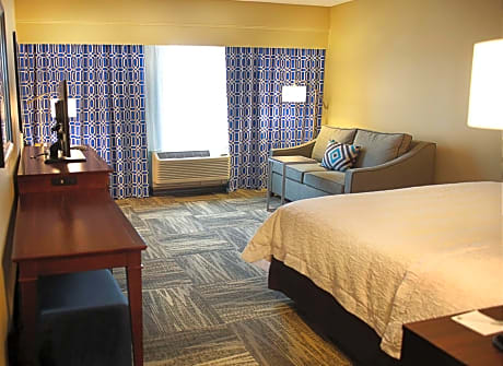 King Room with Sofa Bed - Non-Smoking