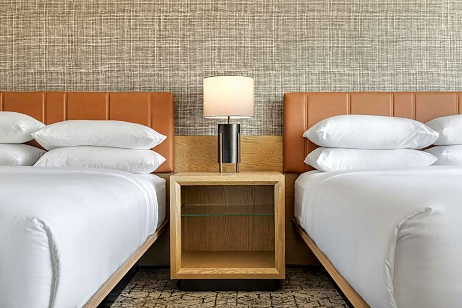 Sheraton Charlotte Hotel