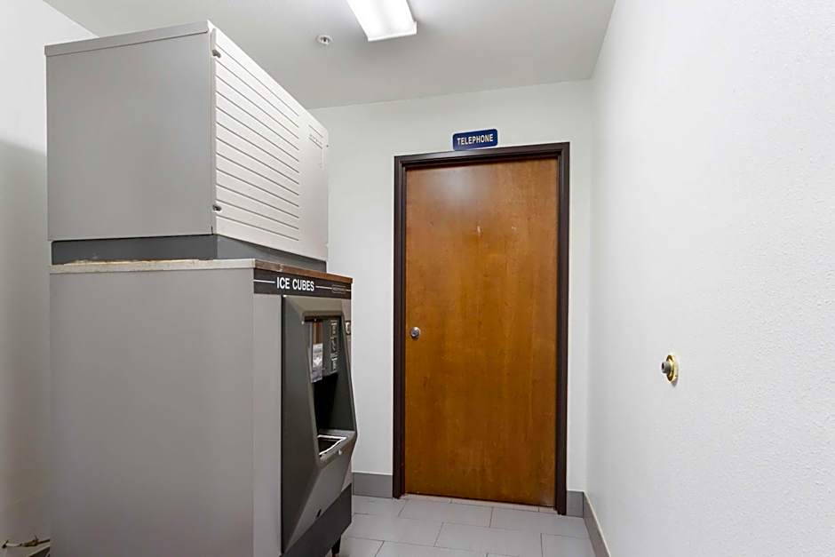 Motel 6-Dallas, TX - Northeast