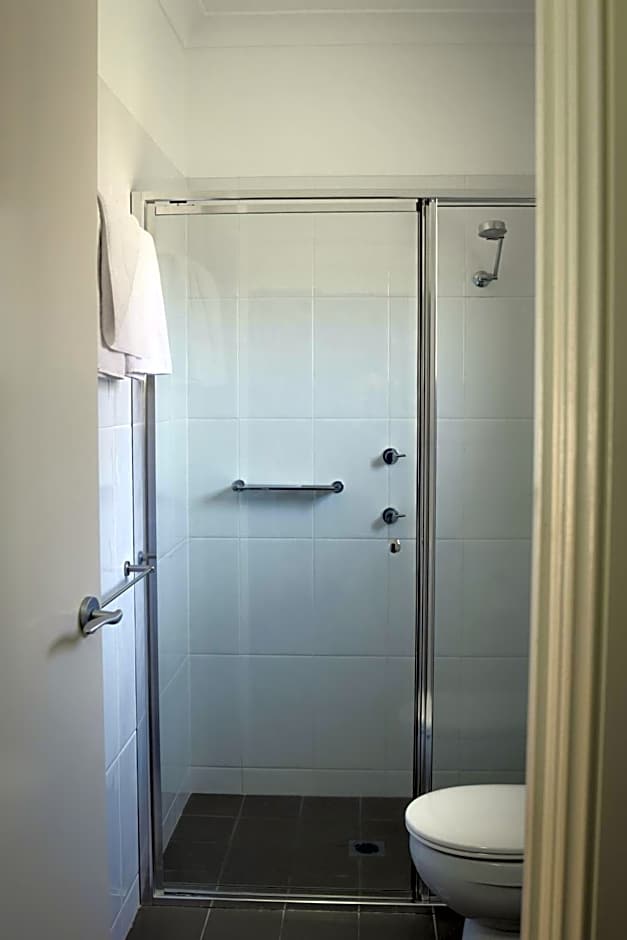 Charles Sturt Suites & Apartments