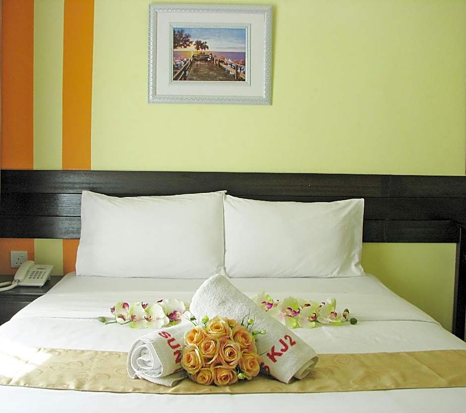 SUN INNS MERU RAYA