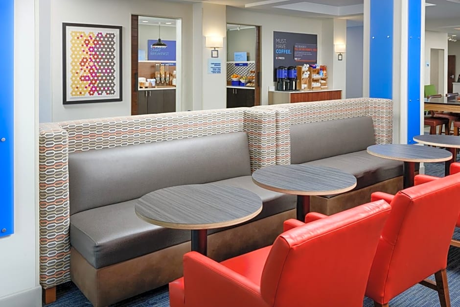 Holiday Inn Express - Tullahoma, an IHG Hotel