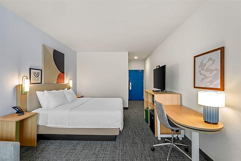 Spark by Hilton Duluth