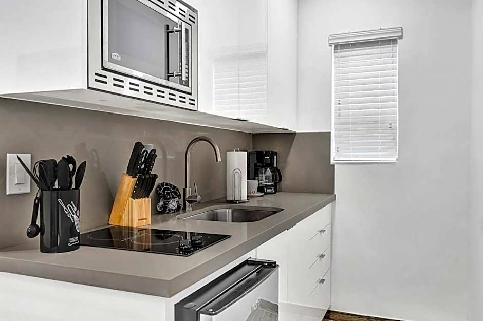 Sunshine vibes villa - Close to Beach