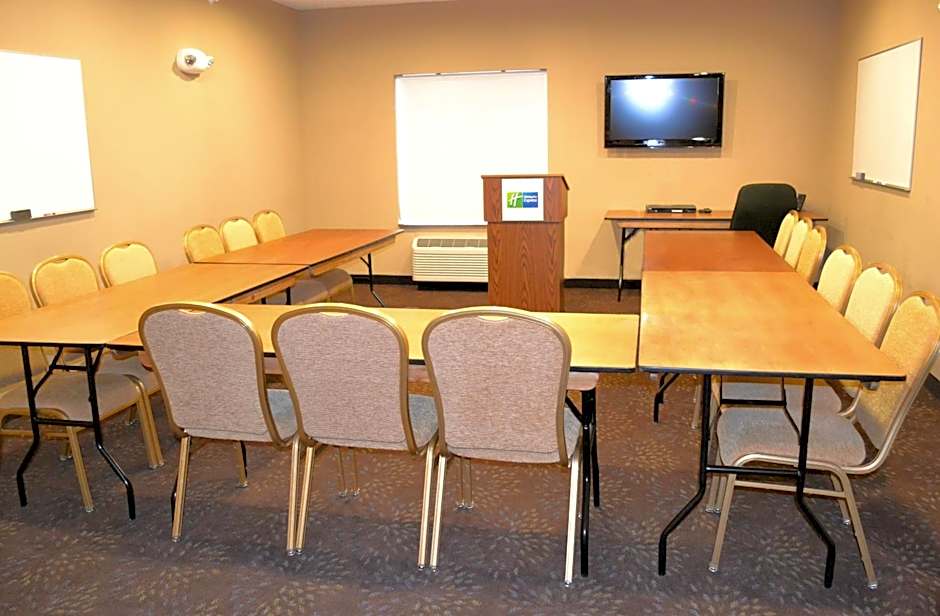 Holiday Inn Express & Suites Northwood By IHG