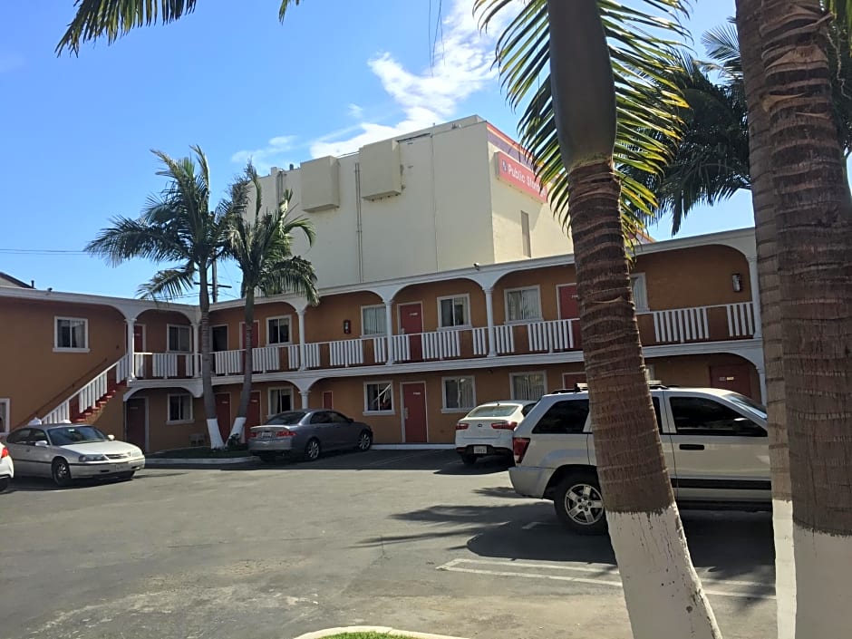 Paradise Inn & Suites
