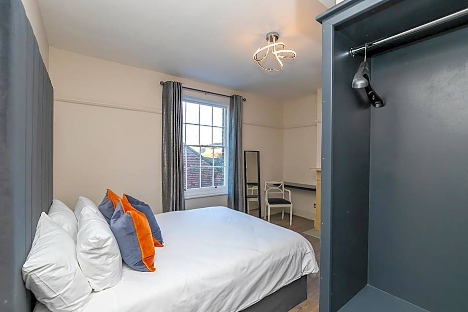 Pages Hotel and Guesthouse