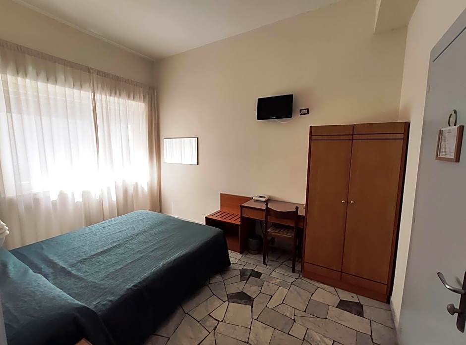 Photo 1 of 7 of Economy 1 Double Bed or 2 Beds