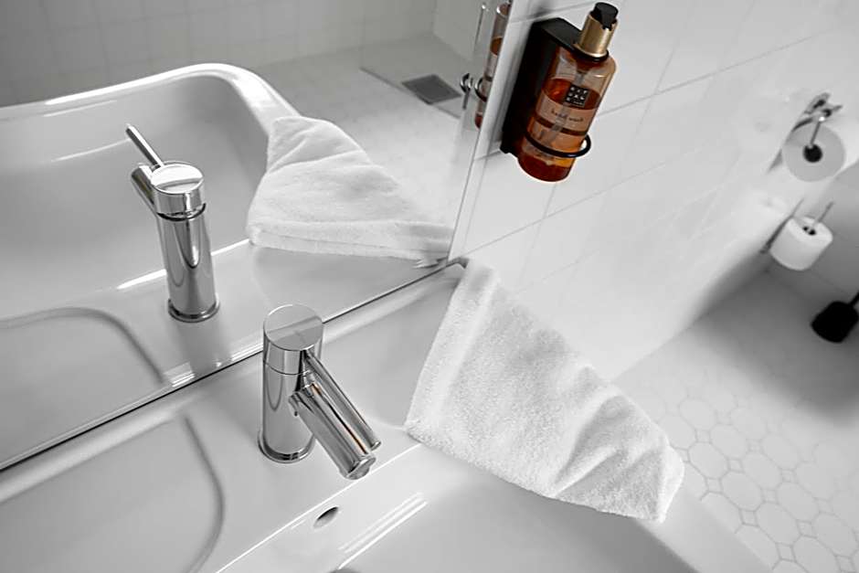 The Apartments Company - The Sweet