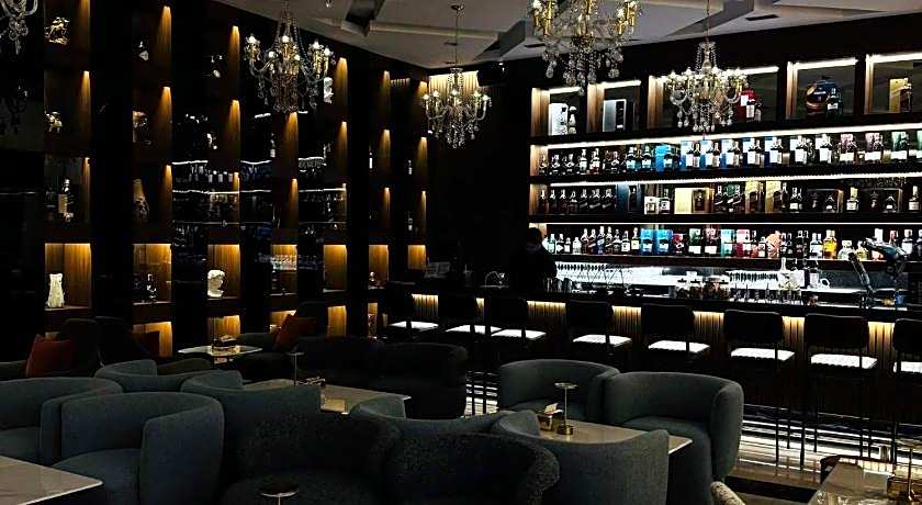 The Avenue Plaza Hotel