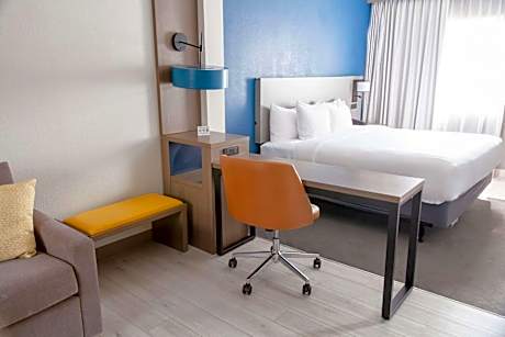 King Suite with Courtyard View - Non-smoking