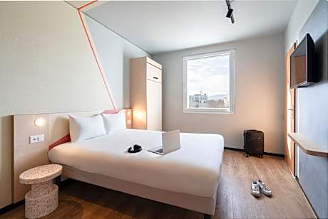 Standard Double Room - Disability Access