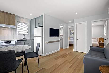 2 Queen Beds, Cottage, Sofa Bed, Kitchen, Non-Smoking