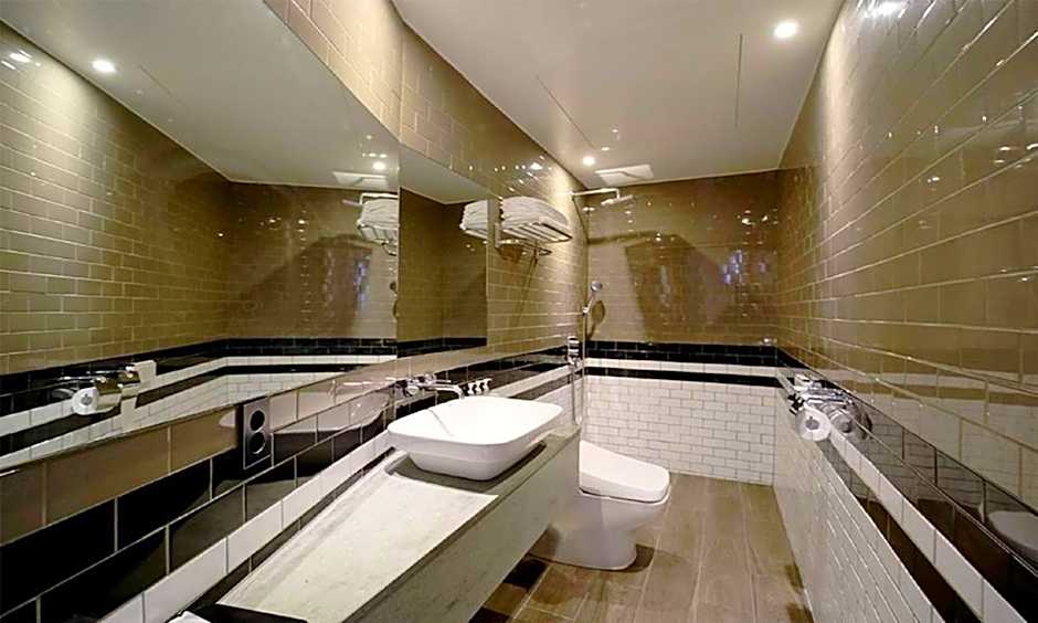 Foto 1 di 6 di Family Suite