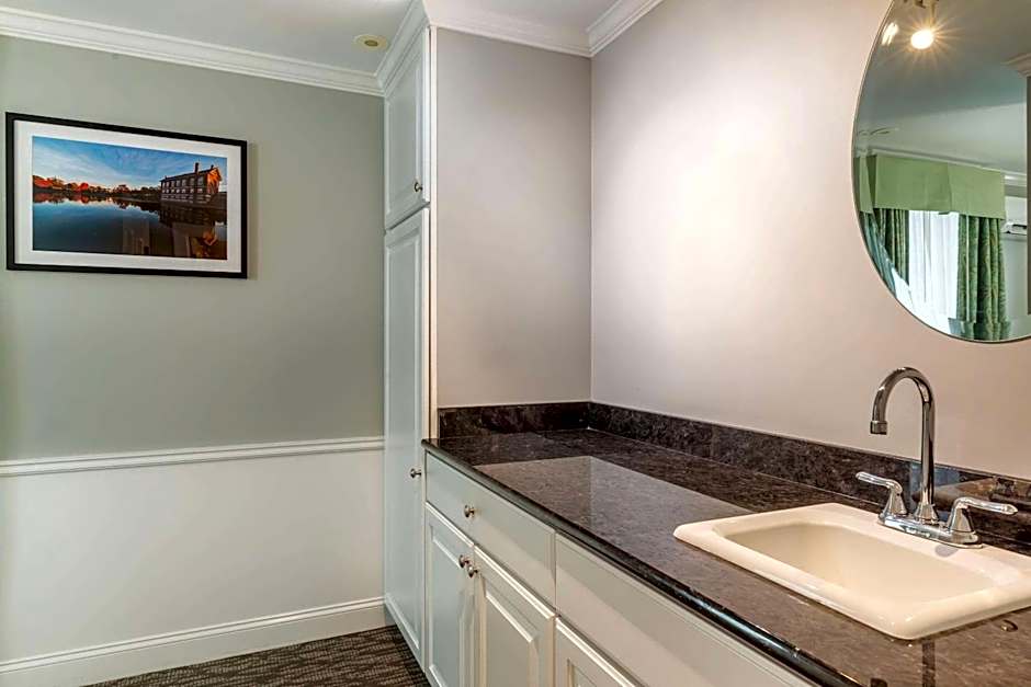 Essex Street Inn & Suites, Ascend Hotel Collection