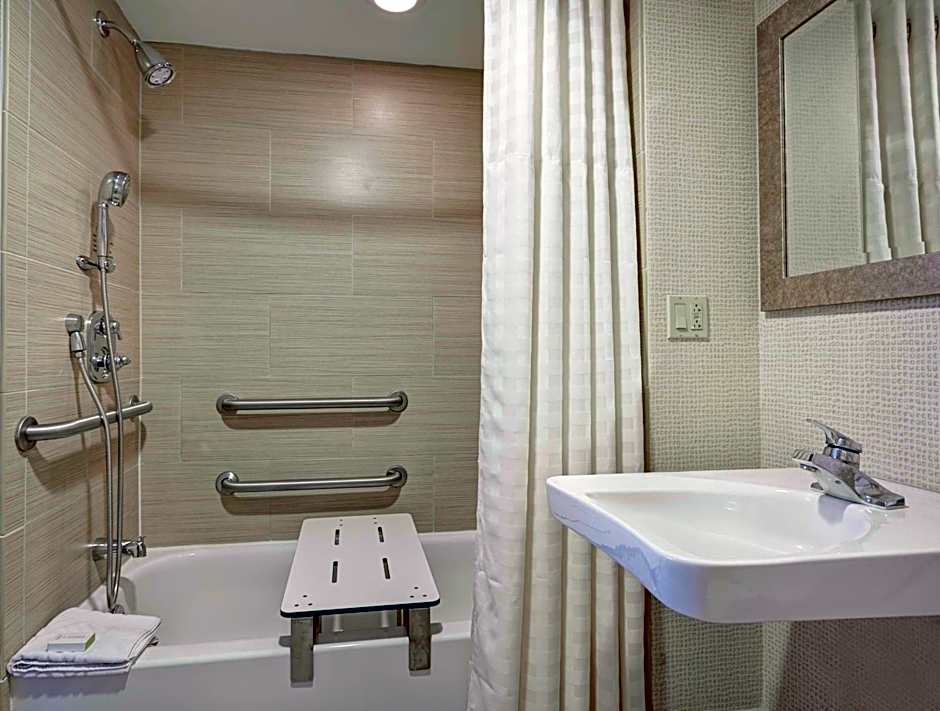 DoubleTree by Hilton - Philadelphia Center City