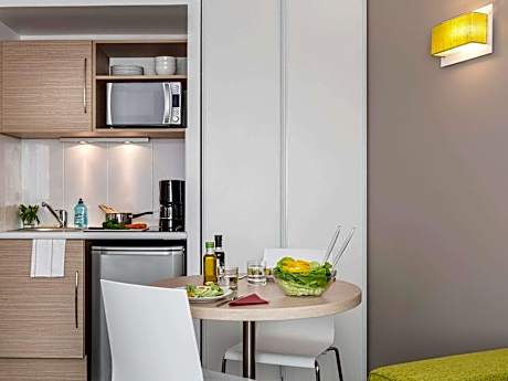 Studio (2 Adults)