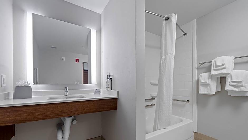 Holiday Inn Express & Suites Macon North By IHG