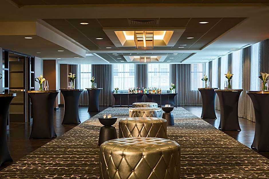 Renaissance by Marriott Allentown Hotel