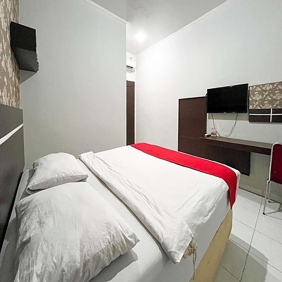 RedDoorz at Lucky Inn Panakukkang Makassar