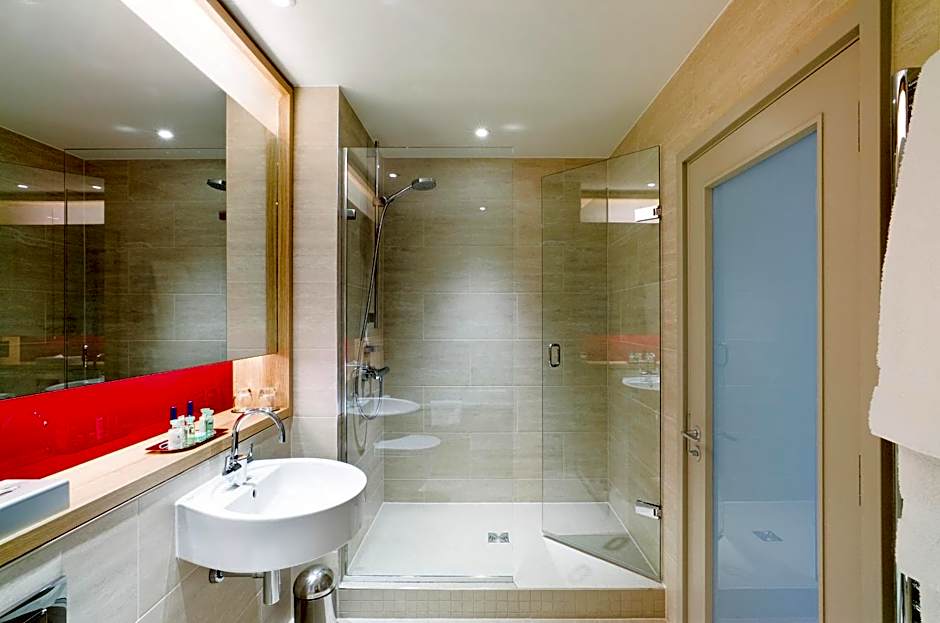 Apex Temple Court Hotel