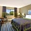 Super 8 by Wyndham Charles City