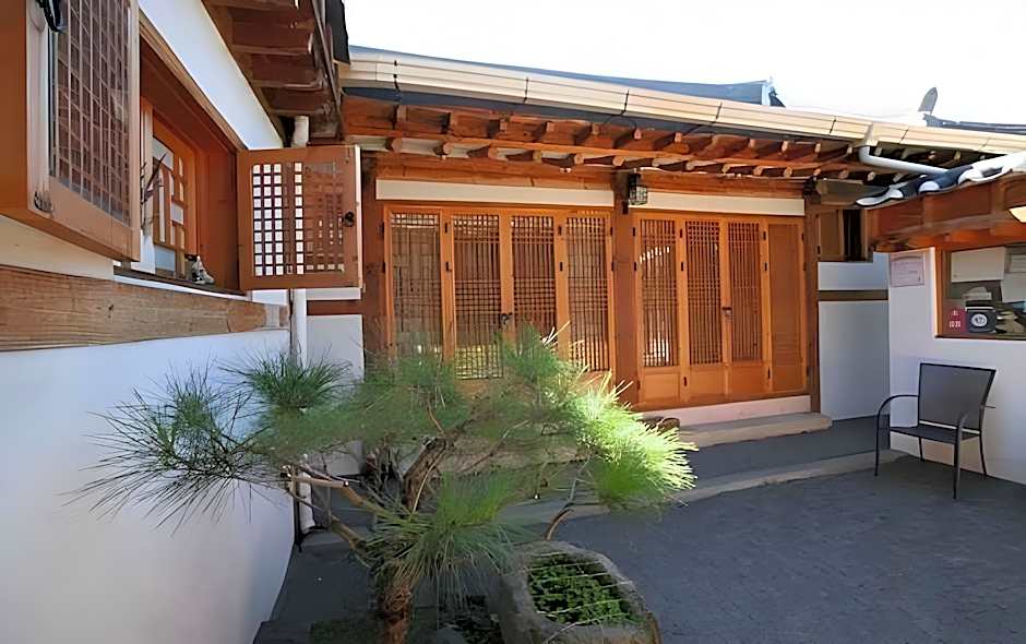 Gaeunchae Hanok Guesthouse Jeonju