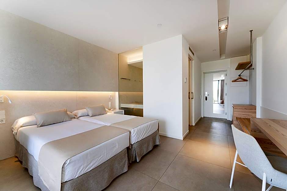 Photo 1 of 6 of Junior Suite