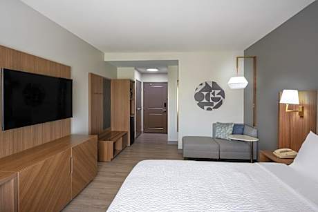 King Room - Hearing Accessible/Non-Smoking