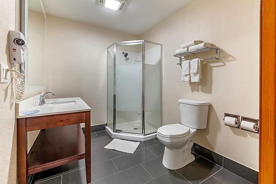 Quality Inn New London