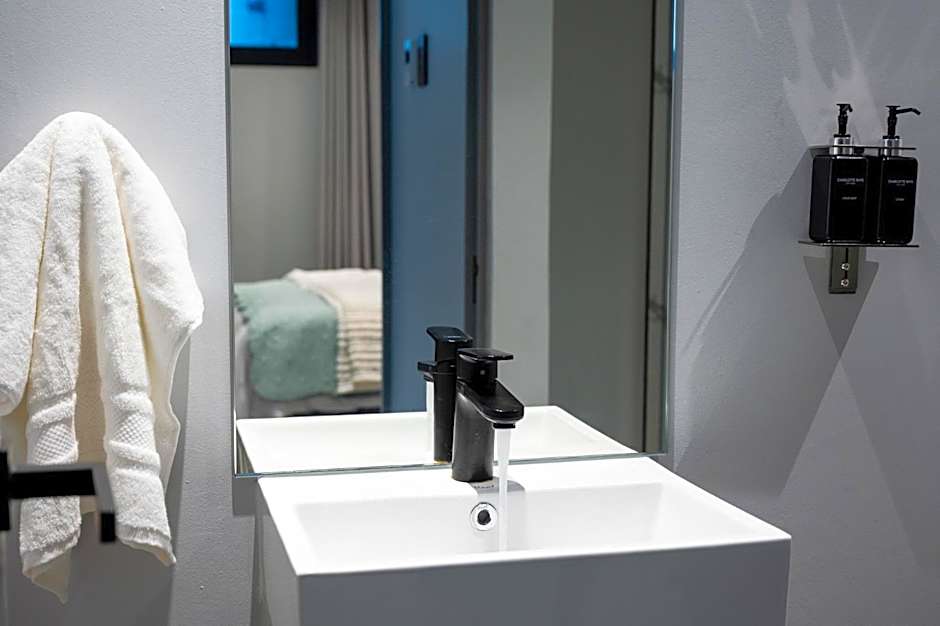 Luxury Bellagio 003 One Bed with Inverter