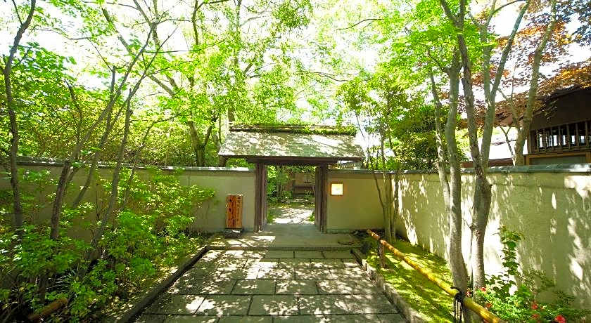 Yufuin Kutsurogi No Yado Nanakawa