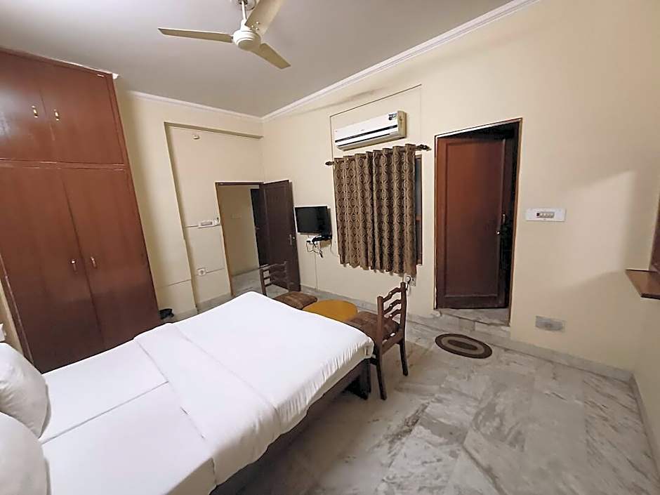 Hotel Raghav Palace