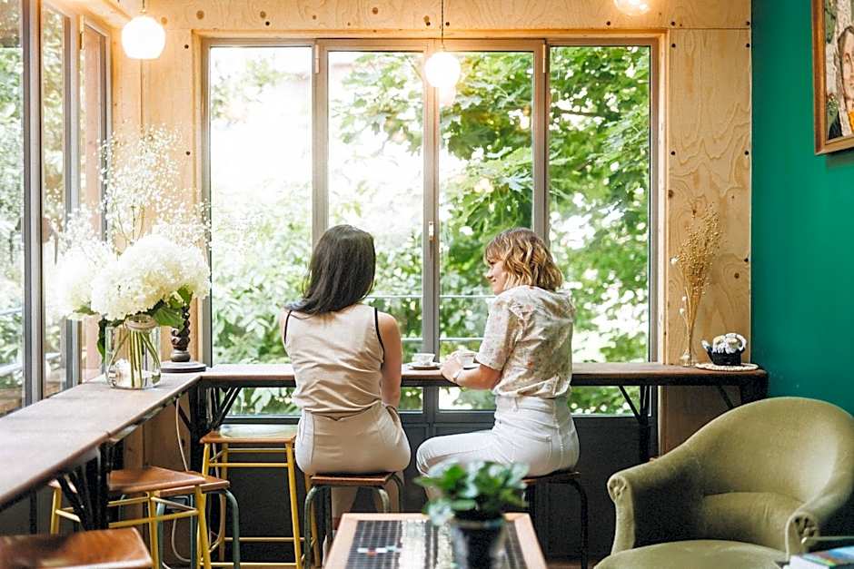 Les Chouettes Hostel