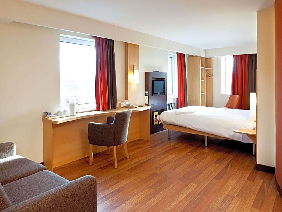 ibis Belfast Queens Quarter
