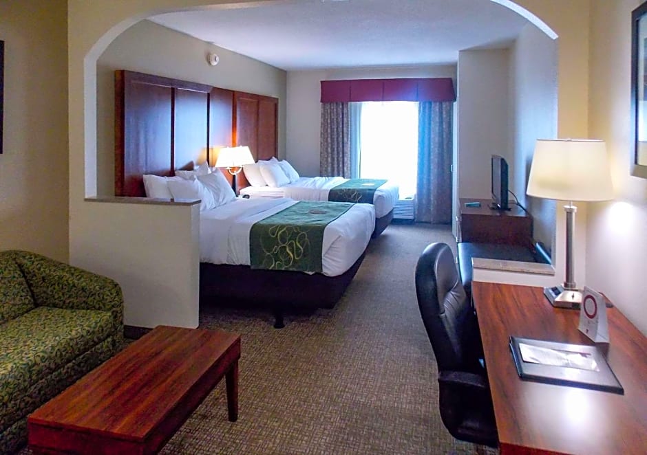 Comfort Suites Inn at Ridgewood Farm