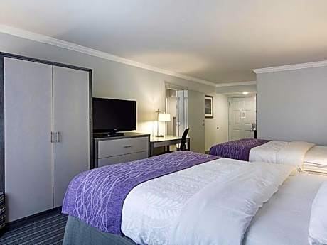Queen Room with Two Queen Beds - Non-Smoking
