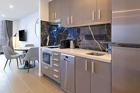 Studio Luxe Suite