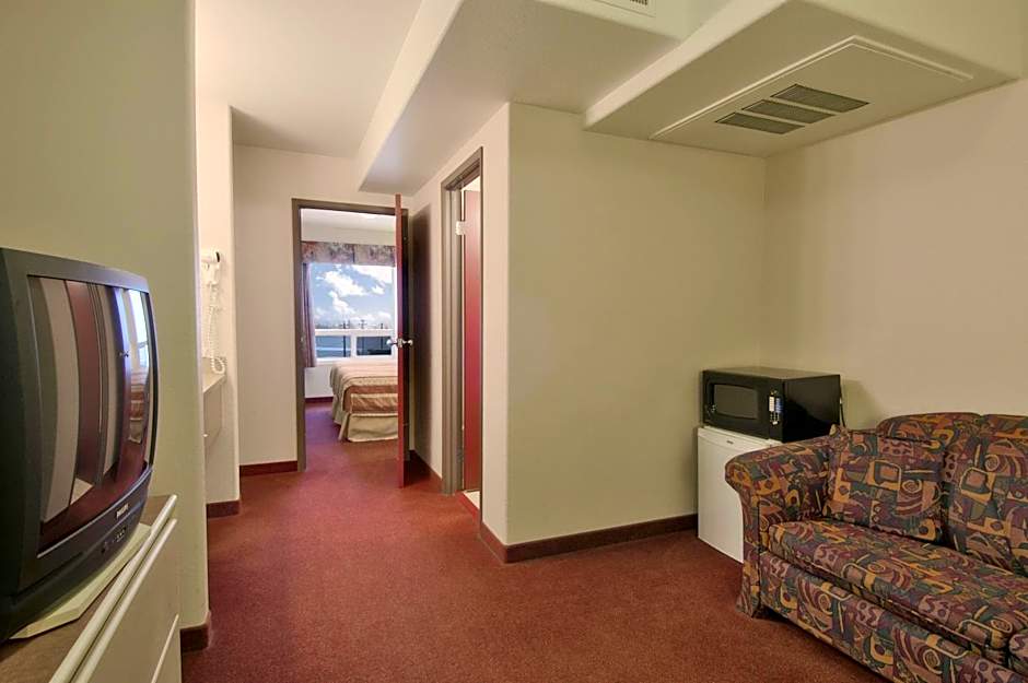 Super 8 by Wyndham Yellowknife