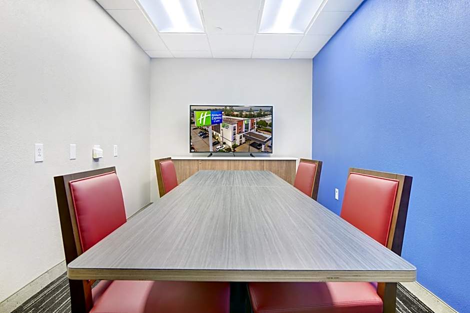 Holiday Inn Express And Suites Longview North By IHG