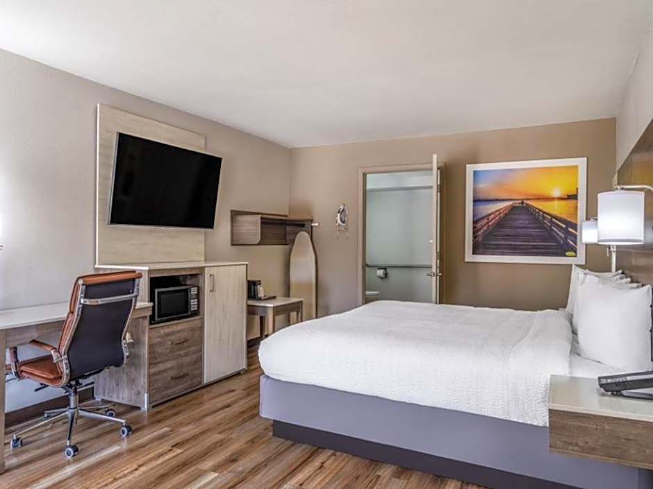 Days Inn by Wyndham Clemson