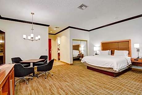 Deluxe King Room - Non-Smoking