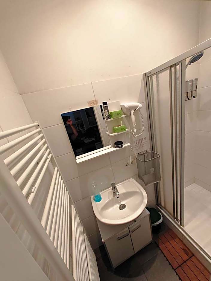 ABAI Apartments 1150 only WWW-On-line-Check-in & SelfService