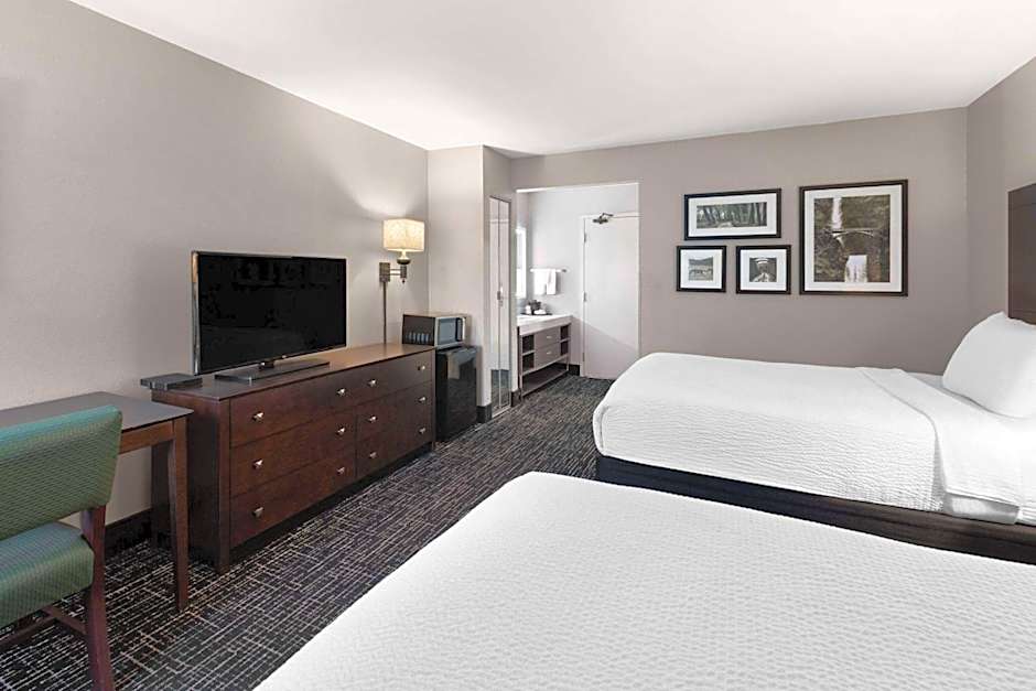 La Quinta Inn & Suites by Wyndham Sheboygan